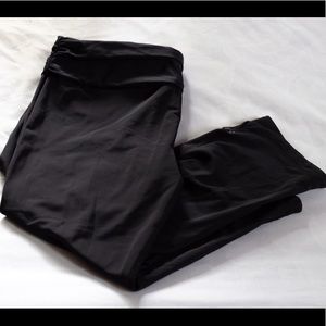 Under Armour Cropped Athletic Leggings